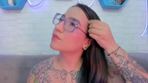 Deva Blue online show from 01/20/25, 07:47