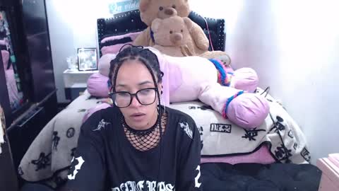 devi_black_13_ online show from 04/05/26, 12:30