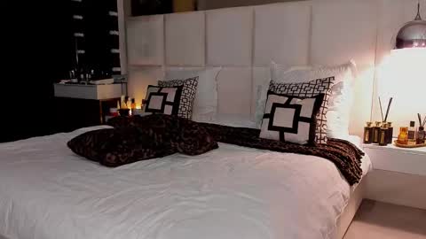 Snapshot of devil_bby chatting on 11/27/25, 07:43 Devil bb online show from 11/27/25, 07:43