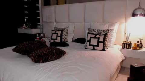 Snapshot of devil_bby chatting on 11/30/25, 07:56 Devil bb online show from 11/30/25, 07:56