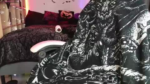 devil_s_bride online show from 04/21/26, 05:06