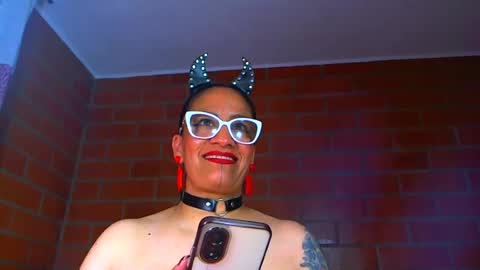 Snapshot of devil_taylorx chatting on 06/25/26, 12:43 devil_taylorx online show from 06/25/26, 12:43