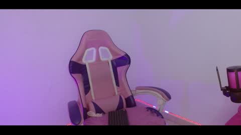 devilchlloe online show from 12/13/24, 10:55