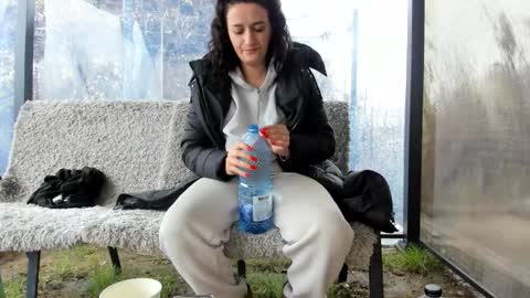 Anna online show from 11/20/25, 10:26