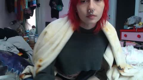 Snapshot of devilg1rl chatting on 05/04/26, 06:48 poutyangel online show from 05/04/26, 06:48