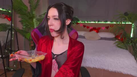 Snapshot of devilinee chatting on 02/07/25, 10:08 devilinee online show from 02/07/25, 10:08