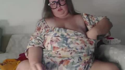 Snapshot of devilschick chatting on 10/28/25, 10:01 DevilsChick -- OF online show from 10/28/25, 10:01