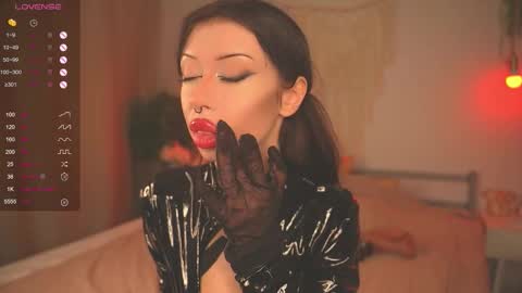 Snapshot of devilss_toy chatting on 09/21/25, 03:57 CIBELLE online show from 09/21/25, 03:57