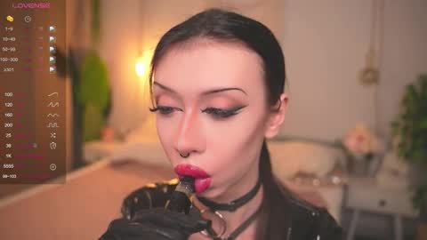 Snapshot of devilss_toy chatting on 10/13/25, 04:18 CIBELLE online show from 10/13/25, 04:18