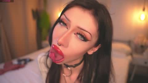 Snapshot of devilss_toy chatting on 10/19/25, 04:07 CIBELLE online show from 10/19/25, 04:07