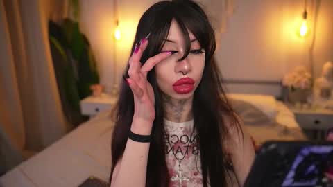 Snapshot of devilss_toy chatting on 11/21/25, 04:38 CIBELLE online show from 11/21/25, 04:38