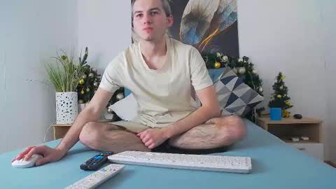 devin_ho online show from 12/08/24, 01:25