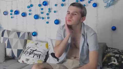 devin_ho online show from 12/11/24, 08:04