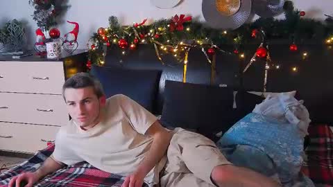 devin_ho online show from 12/14/24, 08:29