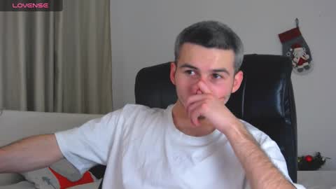 devin_ho online show from 12/31/24, 08:23