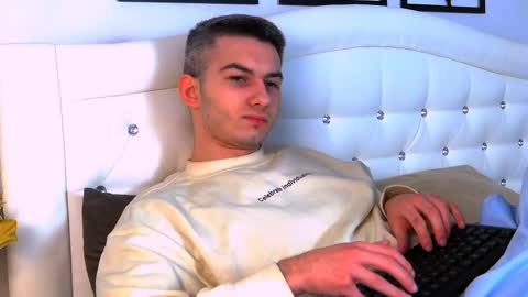 devin_ho online show from 02/14/25, 10:25