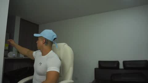 Devin Hunter online show from 12/04/24, 01:47