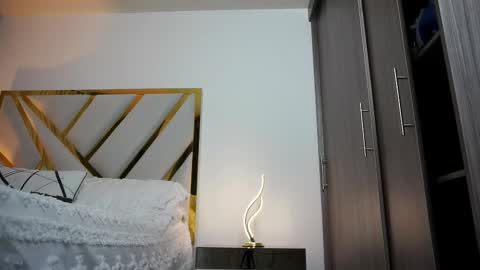 Devin Hunter online show from 02/22/25, 02:28