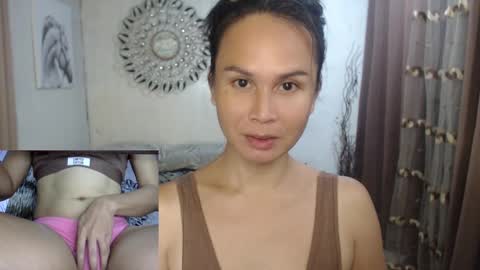 Snapshot of devine_g chatting on 12/24/24, 02:54 Igat online show from 12/24/24, 02:54