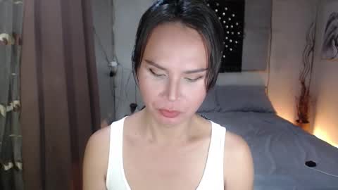 Snapshot of devine_g chatting on 02/07/25, 01:58 Igat online show from 02/07/25, 01:58