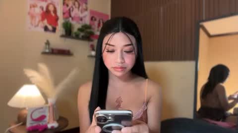 Snapshot of devine_goddessx chatting on 06/24/26, 04:39 Devine Greyson online show from 06/24/26, 04:39