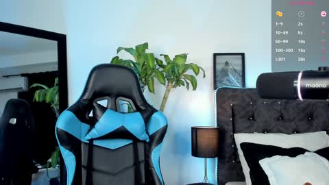 Snapshot of devlin_violet__ chatting on 12/09/24, 02:34 PaulaInsta  paulacastellanos 1Pvt open online show from 12/09/24, 02:34