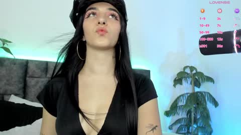 Snapshot of devlin_violet__ chatting on 01/23/25, 05:56 PaulaInsta  paulacastellanos 1Pvt open online show from 01/23/25, 05:56