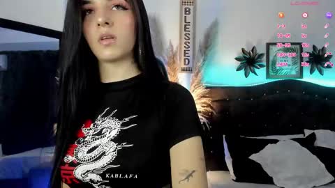 Snapshot of devlin_violet__ chatting on 02/26/25, 03:32 PaulaInsta  paulacastellanos 1Pvt open online show from 02/26/25, 03:32