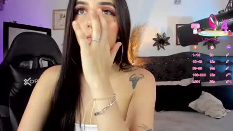 Snapshot of devlin_violet__ chatting on 09/17/25, 12:45 PaulaInsta  paulacastellanos 1Pvt open online show from 09/17/25, 12:45