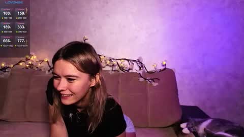 Snapshot of devonacast19 chatting on 09/26/25, 04:11 Libena online show from 09/26/25, 04:11