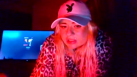 devonhot28 online show from 06/19/26, 09:29