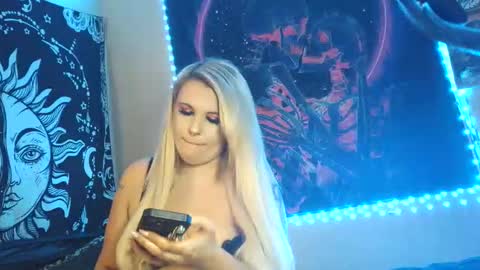 devyn winter online show from 11/12/25, 10:52