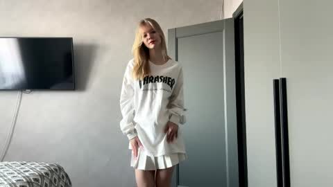 dewdropdoll online show from 04/24/26, 04:26