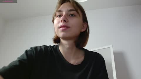 Snapshot of dewkiss chatting on 11/02/25, 11:51 dewkiss online show from 11/02/25, 11:51