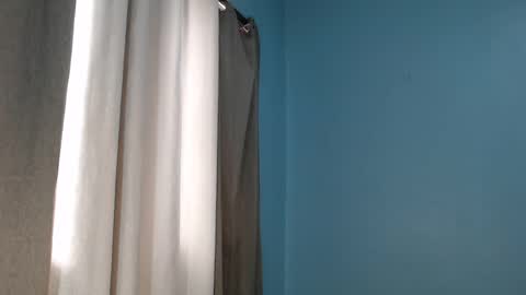 Snapshot of dexie121698 chatting on 02/05/25, 02:19 dexie121698 online show from 02/05/25, 02:19