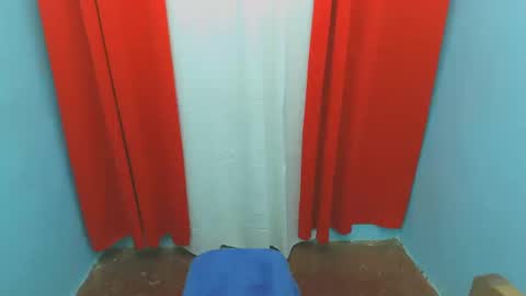 Snapshot of dexie121698 chatting on 02/24/25, 04:26 dexie121698 online show from 02/24/25, 04:26