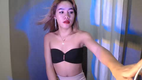 Snapshot of dexie121698 chatting on 03/12/25, 08:19 dexie121698 online show from 03/12/25, 08:19