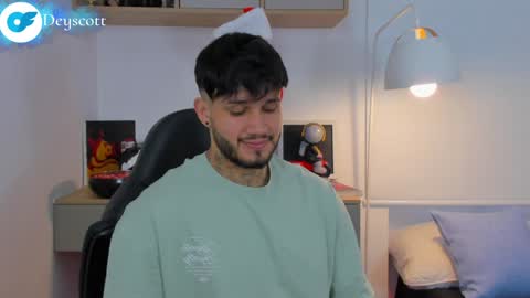 Snapshot of deymon_scott chatting on 12/29/24, 10:47 JULIAN online show from 12/29/24, 10:47