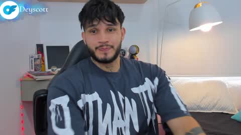 Snapshot of deymon_scott chatting on 01/10/25, 10:04 JULIAN online show from 01/10/25, 10:04