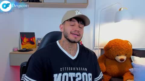 Snapshot of deymon_scott chatting on 03/10/25, 02:17 JULIAN online show from 03/10/25, 02:17