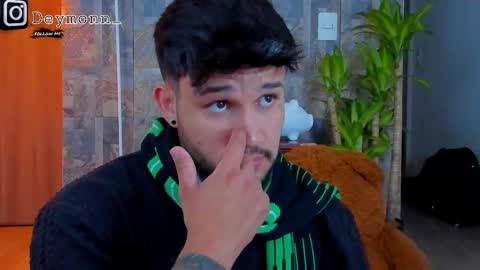 Snapshot of deymon_scott chatting on 10/24/25, 08:27 JULIAN online show from 10/24/25, 08:27