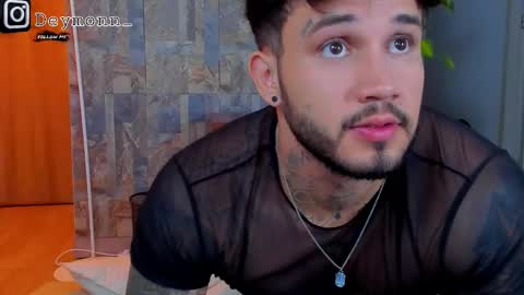 Snapshot of deymon_scott chatting on 10/29/25, 11:06 JULIAN online show from 10/29/25, 11:06