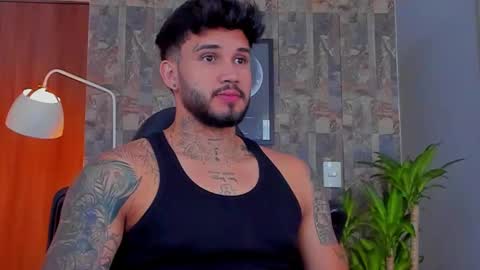 Snapshot of deymon_scott chatting on 11/05/25, 05:35 JULIAN online show from 11/05/25, 05:35