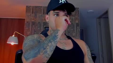 Snapshot of deymon_scott chatting on 11/14/25, 09:46 JULIAN online show from 11/14/25, 09:46