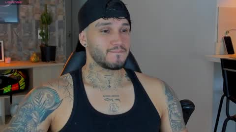 Snapshot of deymon_scott chatting on 05/05/26, 11:46 JULIAN online show from 05/05/26, 11:46