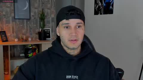Snapshot of deymon_scott chatting on 06/02/26, 10:34 JULIAN online show from 06/02/26, 10:34