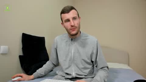 Snapshot of deymond_russo chatting on 02/18/26, 06:42 deymond_russo online show from 02/18/26, 06:42