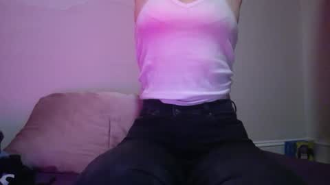 Snapshot of dghyfhjug chatting on 12/11/24, 11:32 Sammie online show from 12/11/24, 11:32