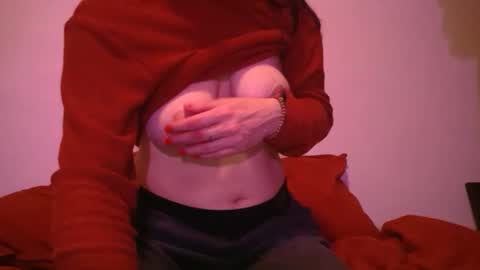 Snapshot of dghyfhjug chatting on 12/21/24, 01:47 Sammie online show from 12/21/24, 01:47