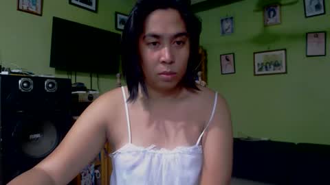 Snapshot of dha117 chatting on 12/15/25, 07:45 Dhalia lips online show from 12/15/25, 07:45